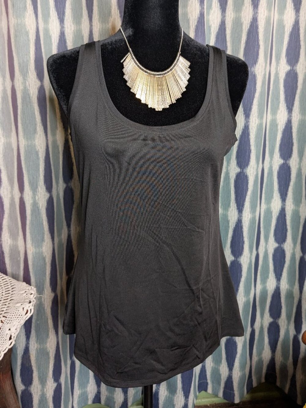 Roz & Ali Black Scoop Neck Stretch Tank Top M